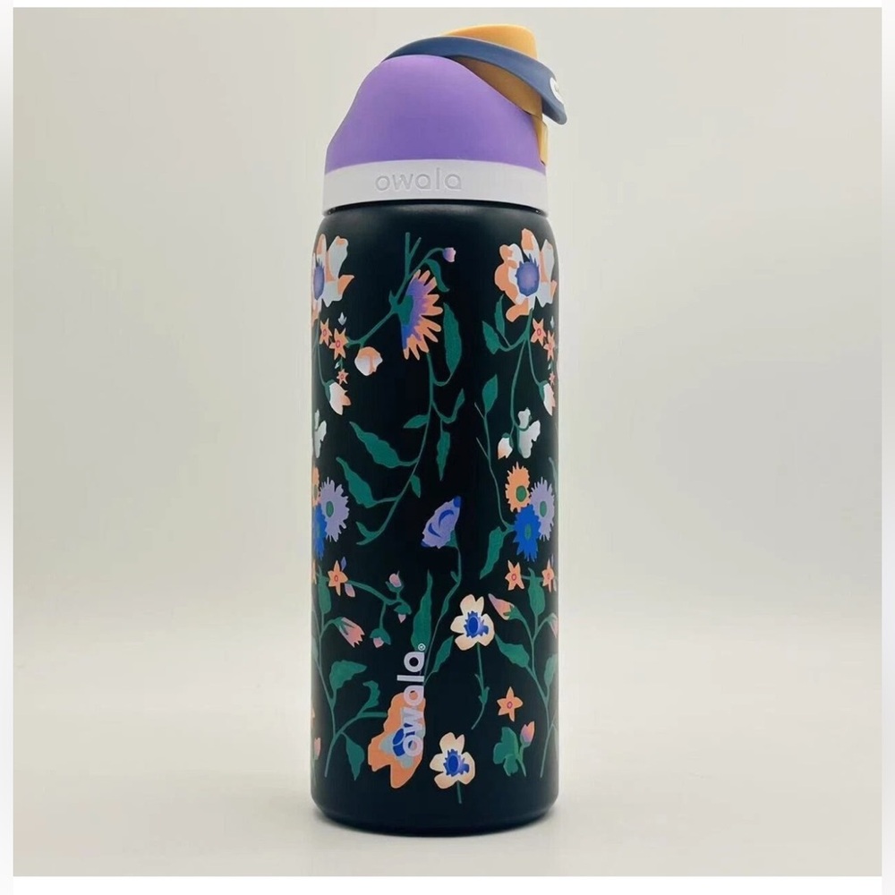 Owala black flower garden  Urban Outfitters Exclusive Color 32oz